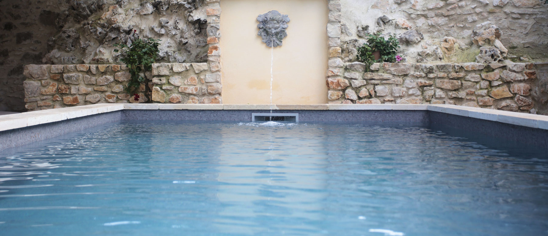 Piscine en béton dans le Gard