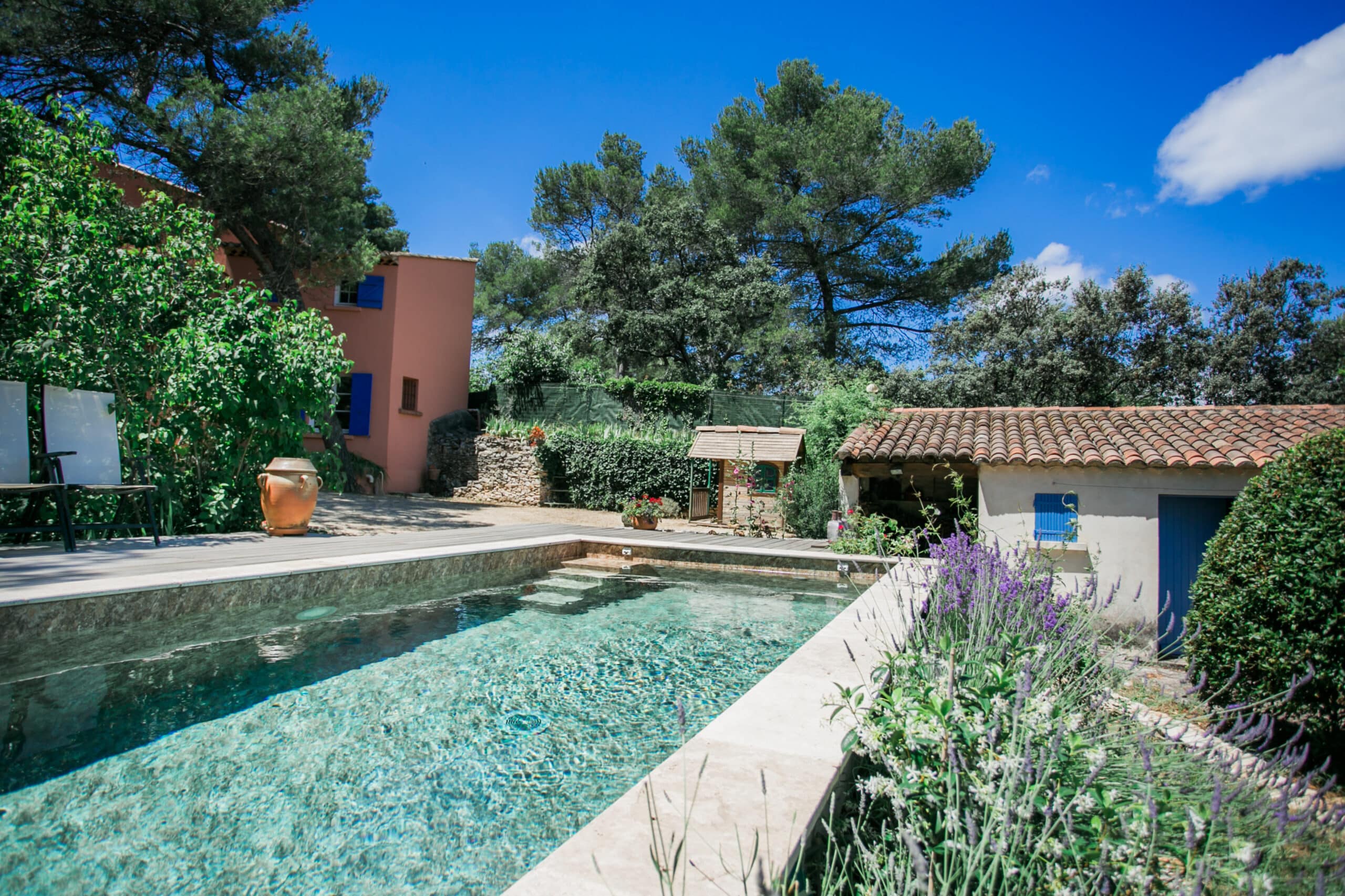 Piscine Scanzi avec membrane armée, inspiration espagnole pour membrane armée de piscine