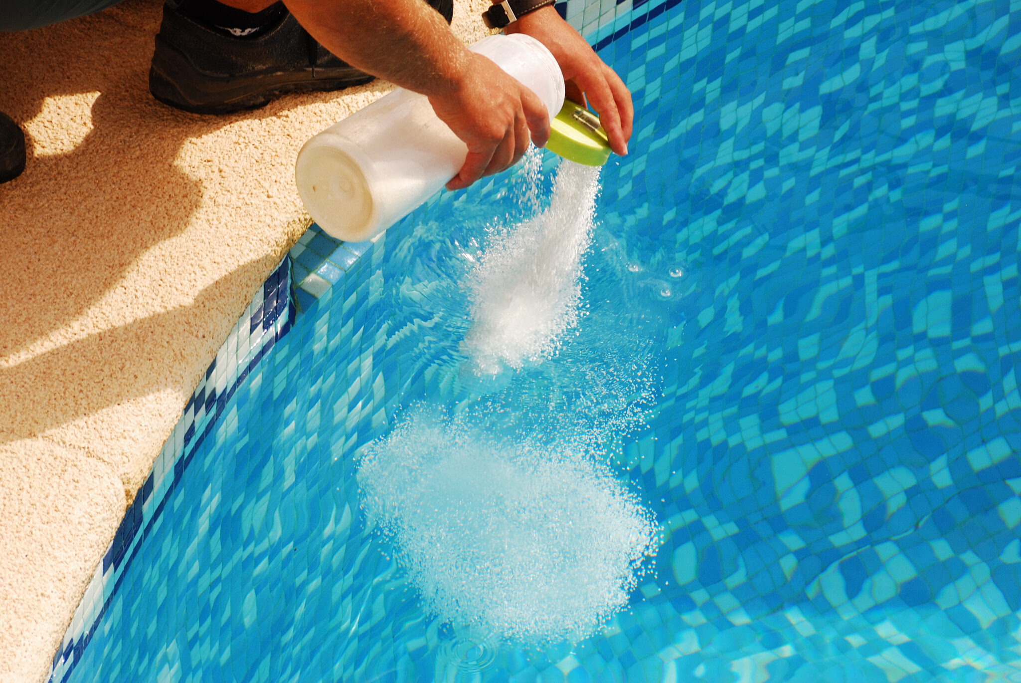 Entretien d'une piscine produits d'entretien